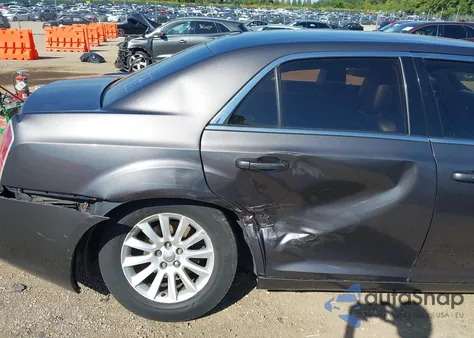 2013 Chrysler 300 Motown из США, поврежденный, VIN 2C3CCAAG1DH657045